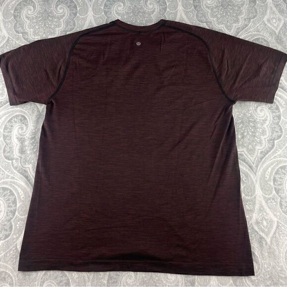 Mens Lululemon Short Sleeve  - Picture 2 of 3